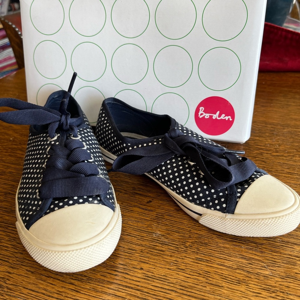 Boden spotty canvas plimsolls. Size 36 (US5.5).